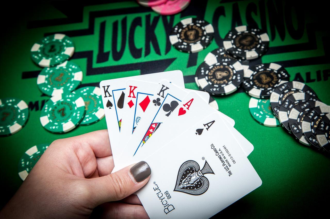 Lucky 7 Casino & Hotel Smith River ภายนอก รูปภาพ